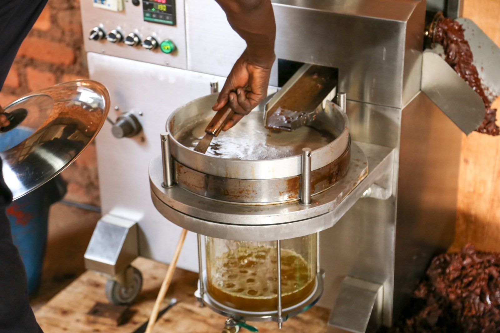 Cold-press oil extraction